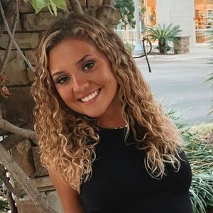 Meet your Posher, Brooke